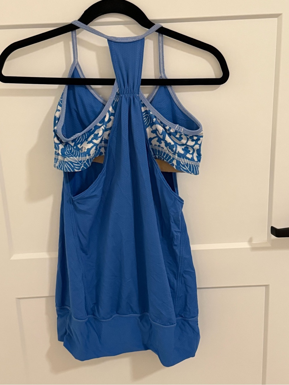 Lululemon No Limits Tank Top Blue Floral Built In Bra Racerback Yoga Top Size 8 - Picture 4 of 5